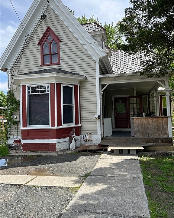 1st image of 351 Bridge St