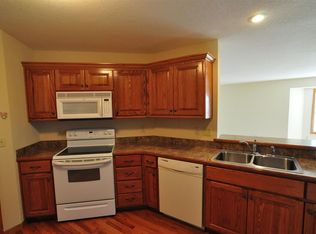 3361 SW McClure Ct, Topeka, KS 66614