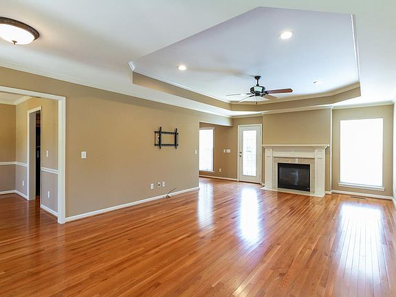 4th image of 316 Andy Johns Dr