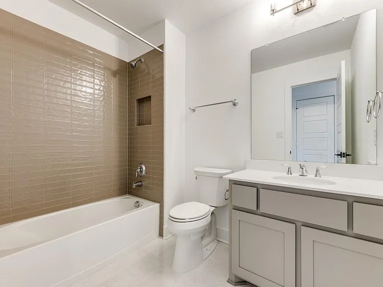 4421 Bandera Dr — Photo 25