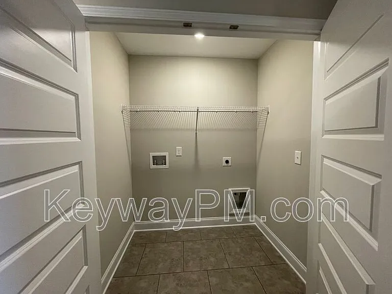 3089 Venetian Dr — Photo 10