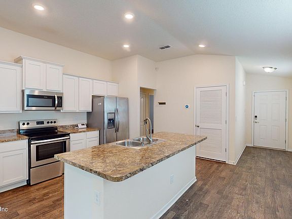 4th image of 9096 KIPPER Drive