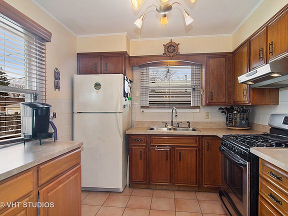 5th image of 2342 Magnolia Ave