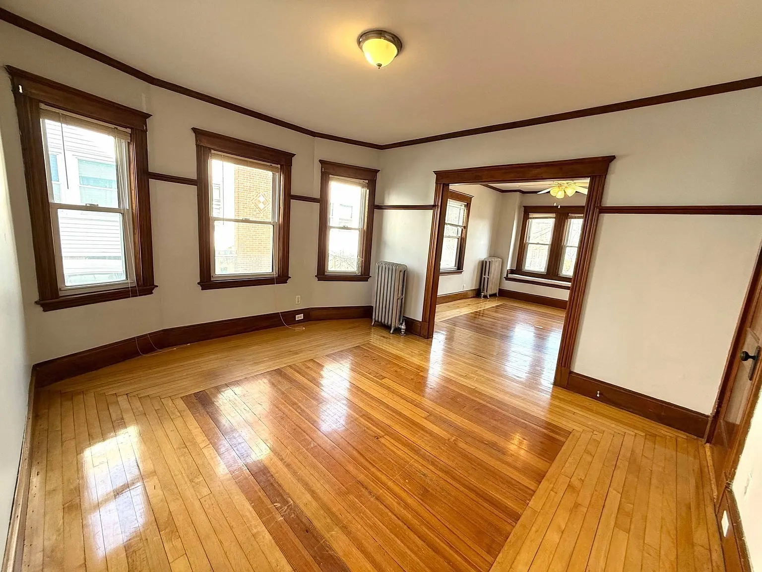 4 bed, 2.5 bath, 2150 sqft, $4,200 — Photo 3