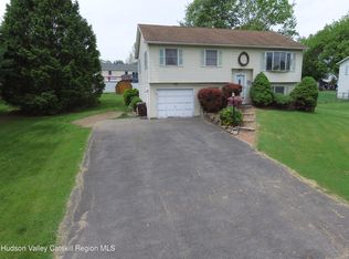72 Magnolia Cir, Ravena, NY 12143