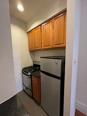 Rented by Jonathan Wachtel, LREB | media 17