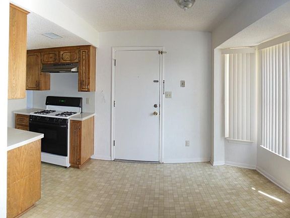 4th image of 1701 Ronstan Dr
