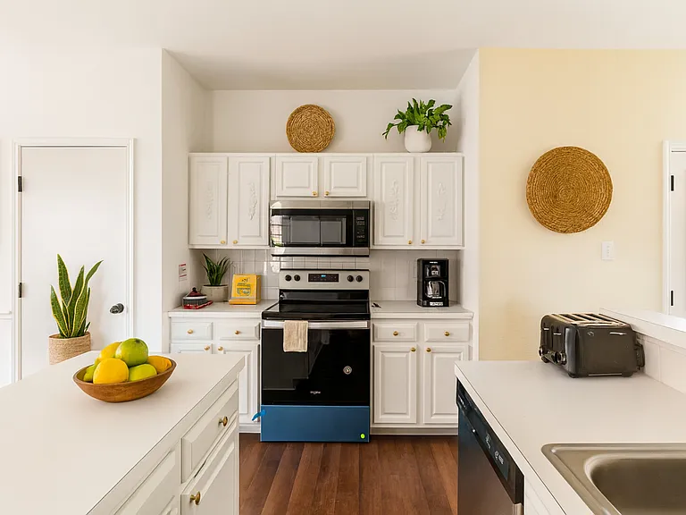 Juniper Ln — Photo 8