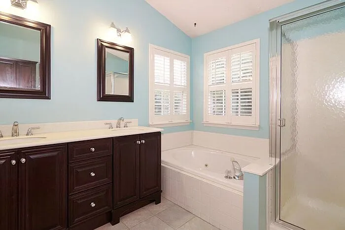 10838 Belair Dr — Photo 8