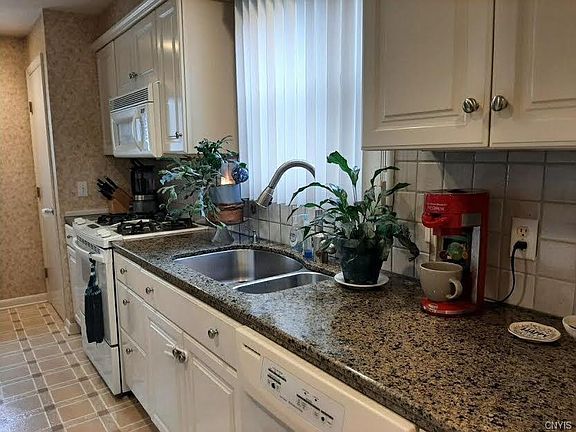2nd image of 292 N Collingwood Ave