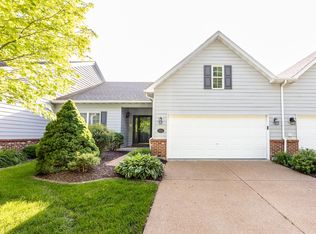 7325 Stonewolf Ridge Ct, Fairview Heights, IL 62208