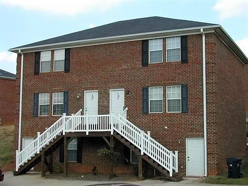 Pineview Townhomes — Photo 3