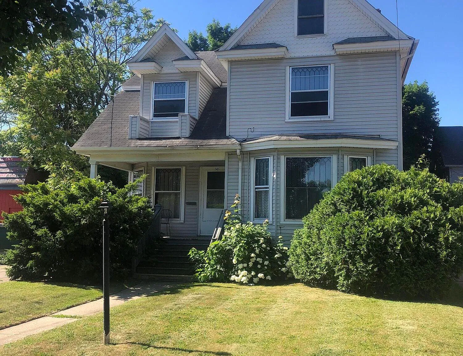 2 bed, 850 sqft, $1,200 — Photo 1