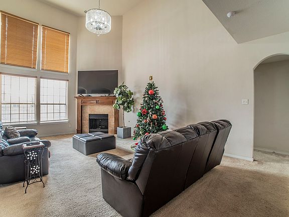 2nd image of 317 Crescent Creek Ln
