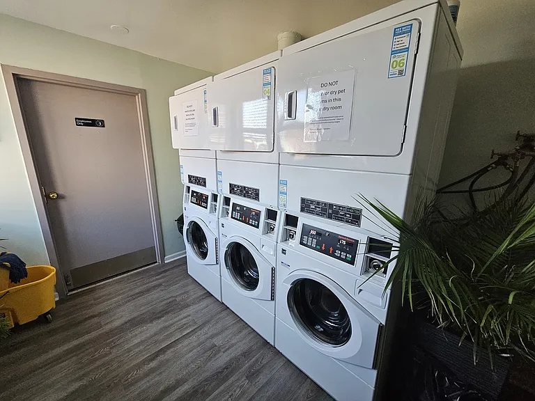 2250 N Lincoln Ave #201 — Photo 8