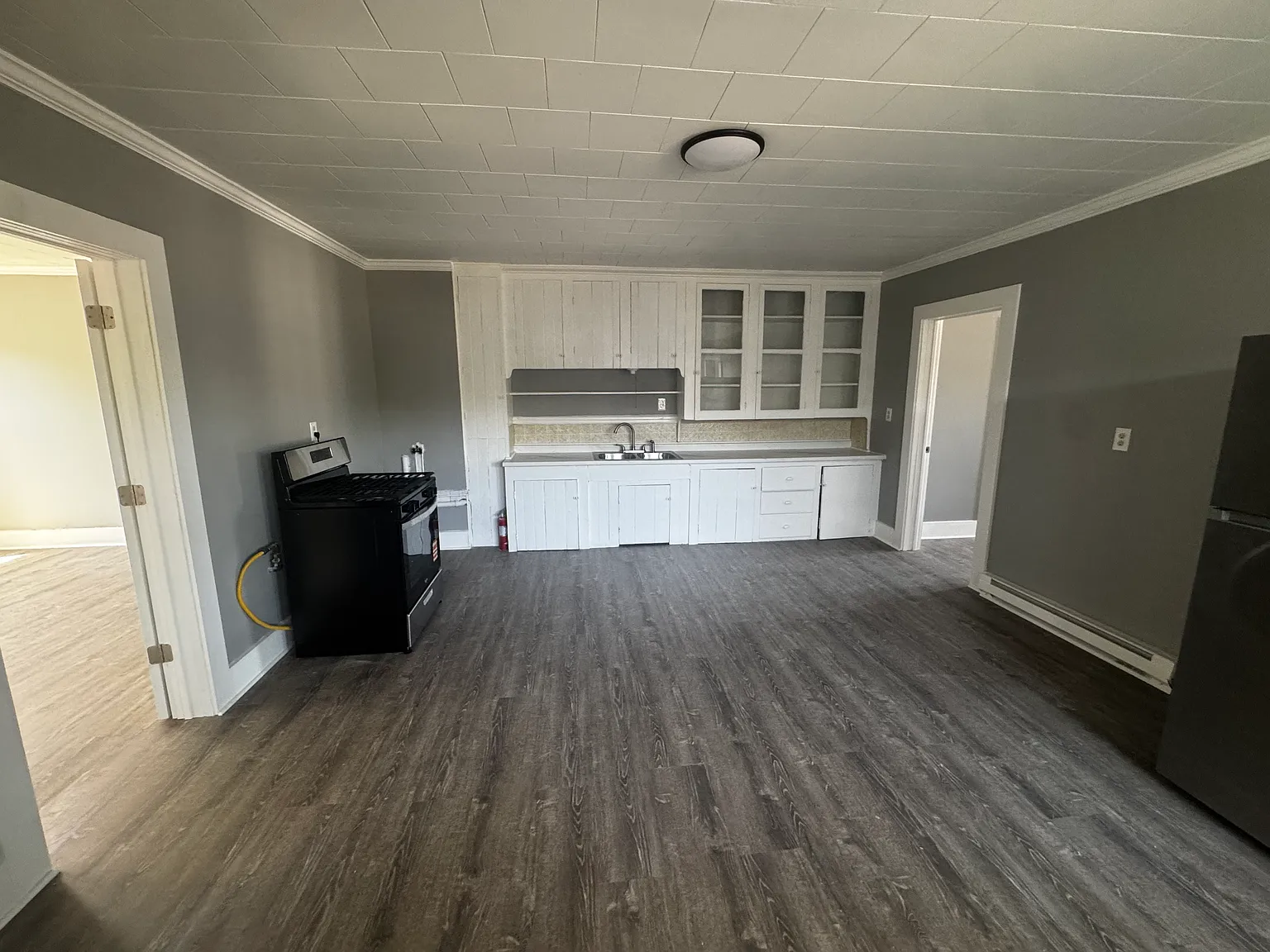 3 bed, $2,200 — Photo 1