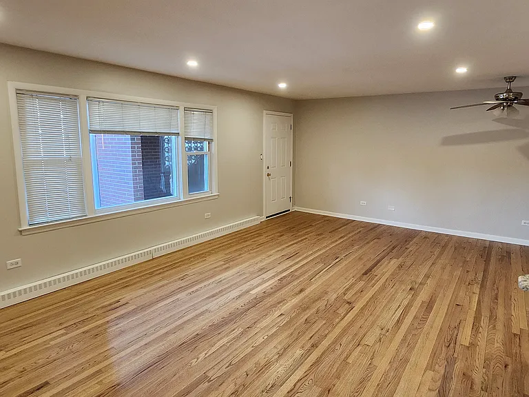 1113 Holiday Ln — Photo 4