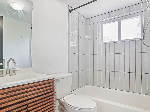 4751 Beacon St — Photo 20