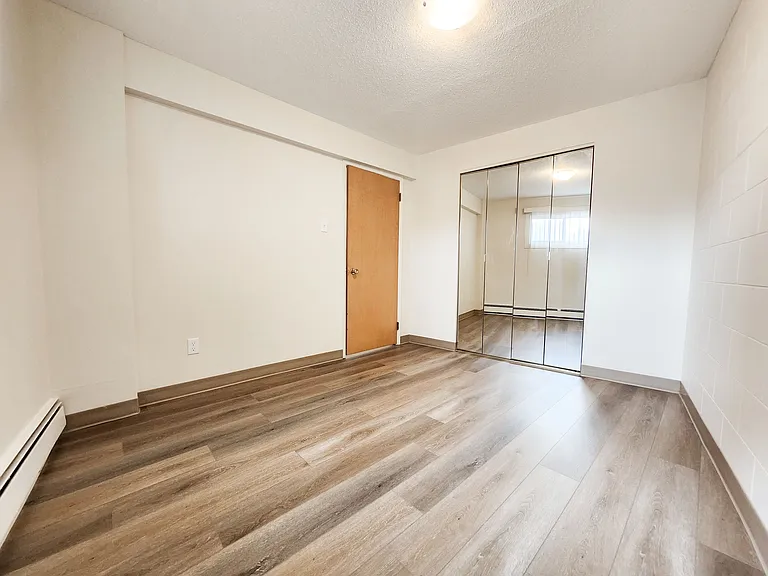 303 9a St NW — Photo 10