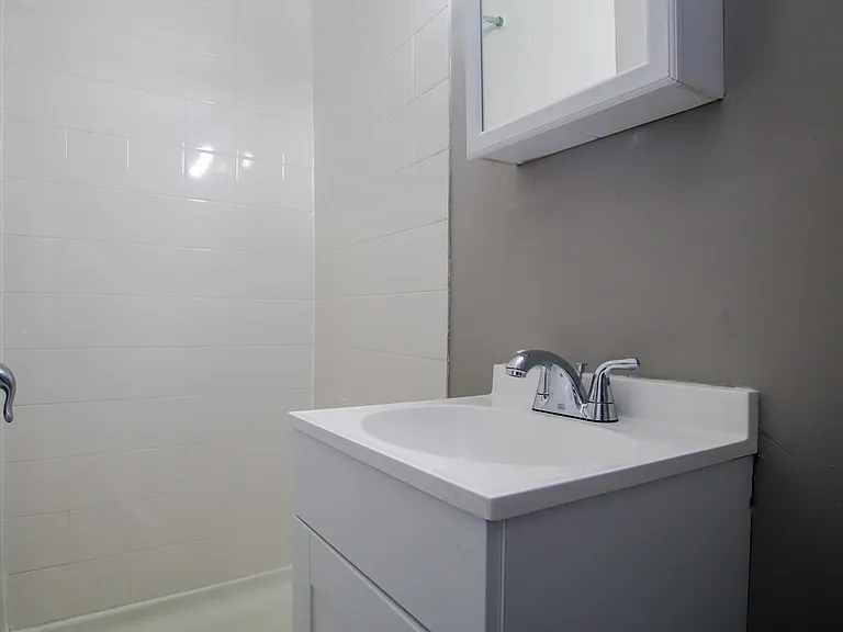 475 Krams Ave — Photo 26
