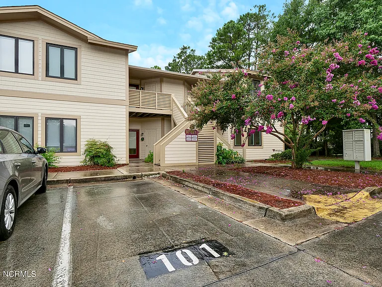 115 Longstreet Dr #101 — Photo 23