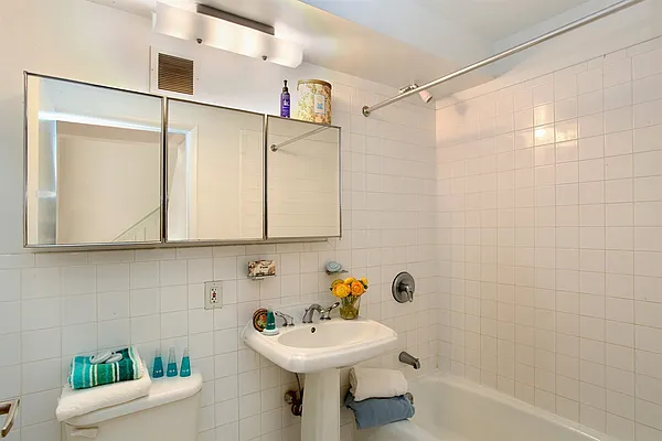 Rented by Corcoran | media 38