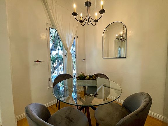 4th image of 944 12th St APT 6