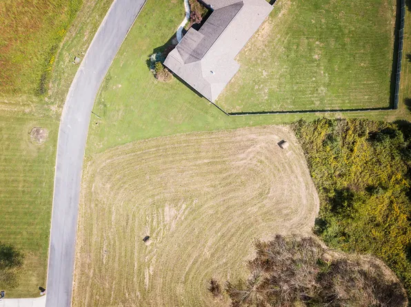 Dougs Ln, Seymour, TN 37865