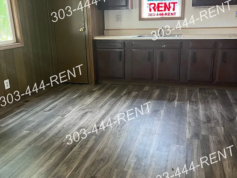 204 Oak St — Photo 5