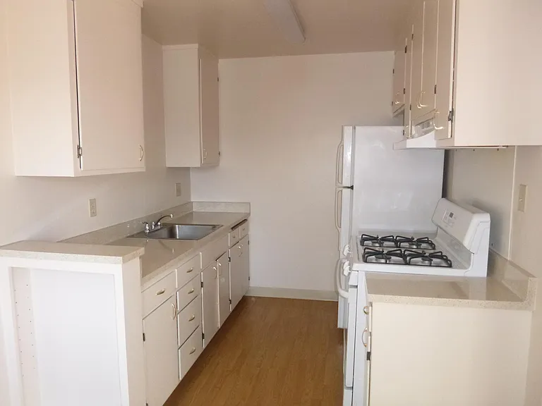 624 Enos Way #8 — Photo 8
