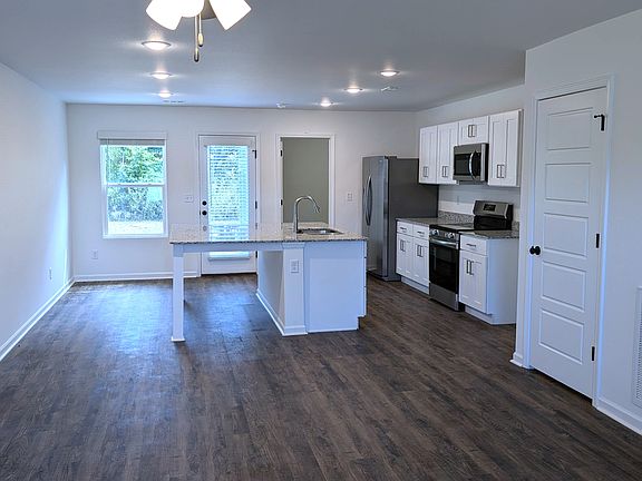 5th image of 1109 Downy Dr