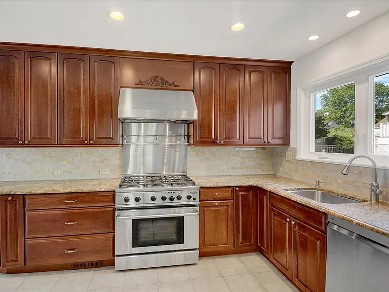 20 Plymouth Rd — Photo 8