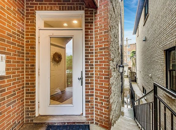 2nd image of 1652 N Claremont Ave #3