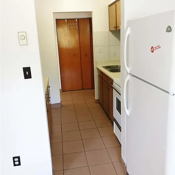 3044 Sandwich St #202 — Photo 7