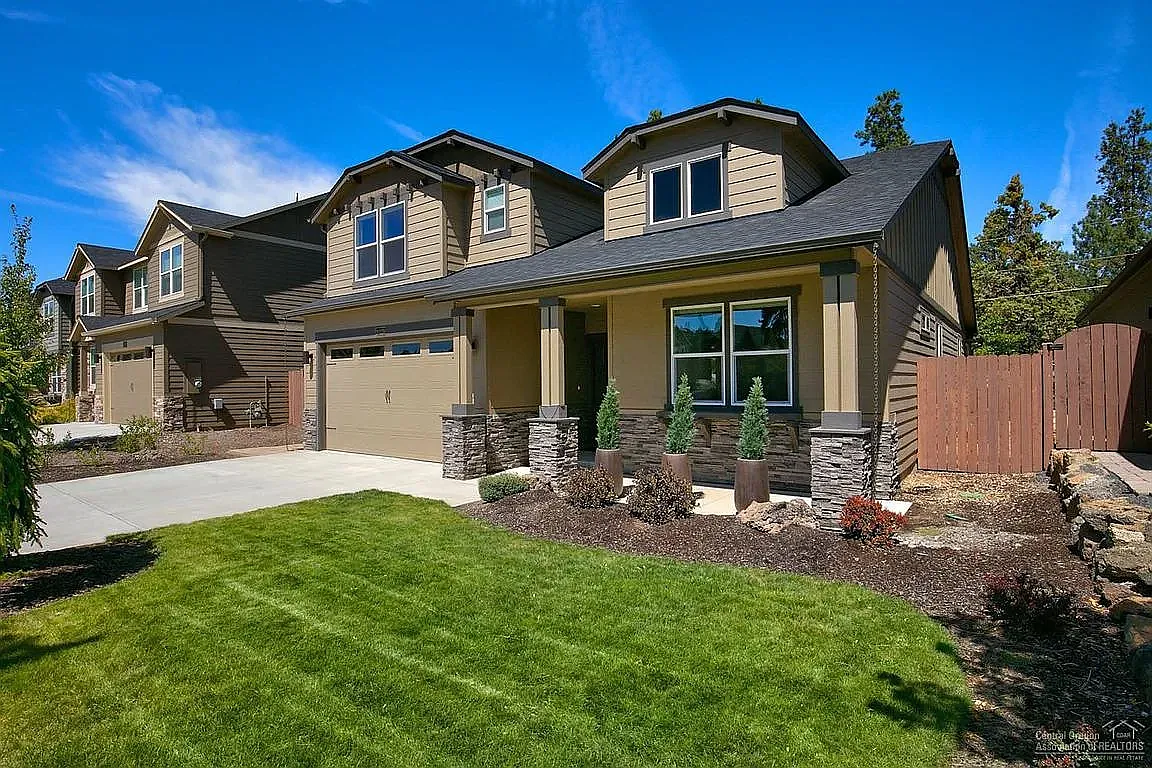 3 bed, 2258 sqft, $950 — Photo 1
