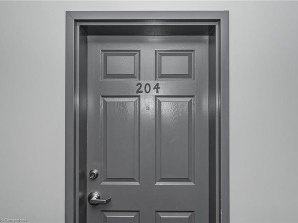 1440 Bishops Gate #204, Oakville, ON L6M 4M9