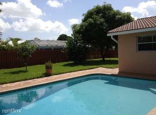 835 NW 84th Ln, Coral Springs, FL 33071