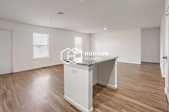 1006 David Ave — Photo 6