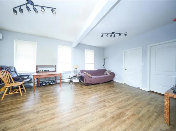 2492 Gerritsen Avenue image 8 of 29