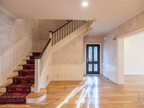 2nd image of 1142 Sylvan Dr