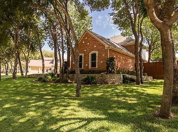 3rd image of 2012 Woodland Blvd