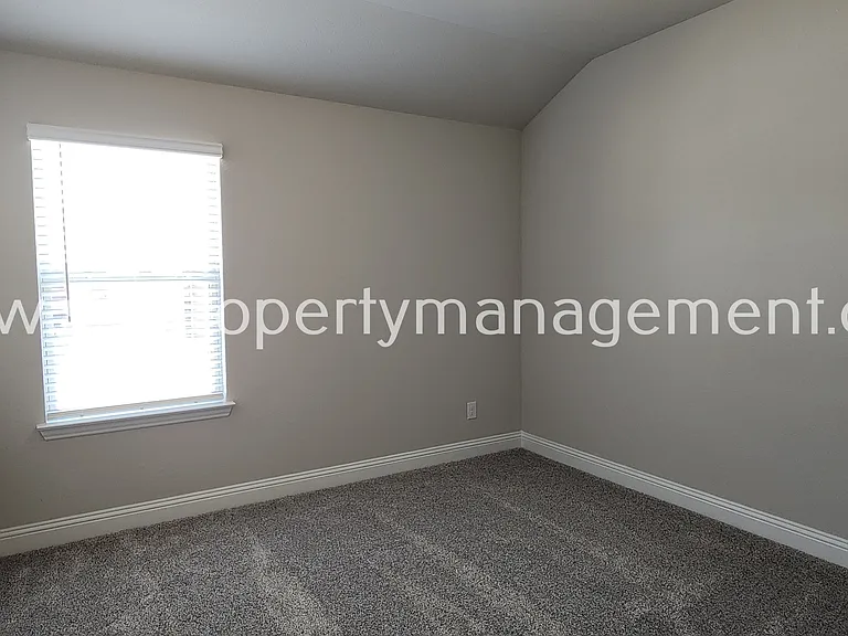 3121 Galveston St — Photo 22