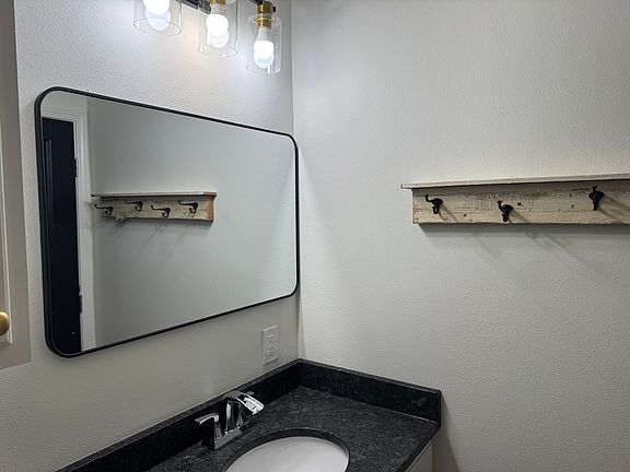 5th image of 203 Rosewood Dr #1