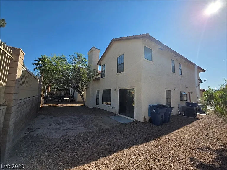 4801 Fiesta Lakes St — Photo 6