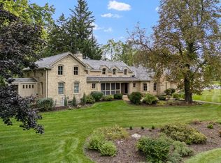 7918 Pleasant Valley ROAD, Saukville, WI 53080