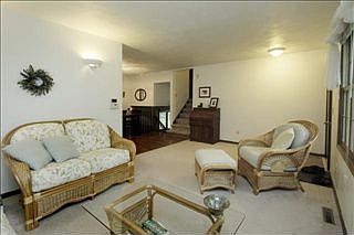 4th image of 10214 Rosemary Ln