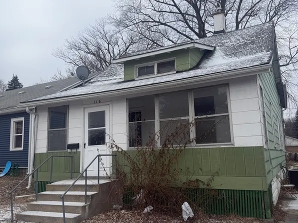 118 4th St, Silvis, IL 61282