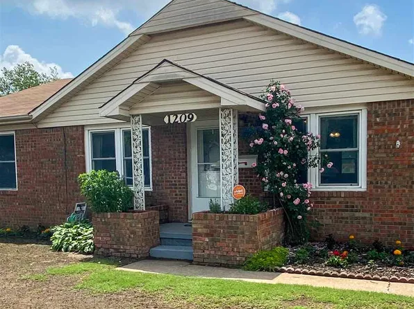 1209 E Cherry St, Cushing, OK 74023