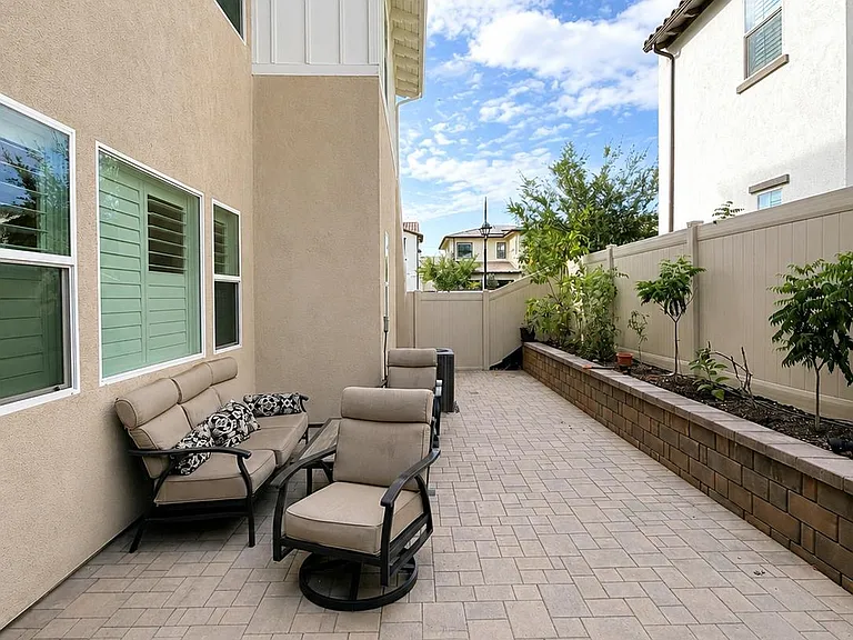 583 Townsend Way — Photo 31
