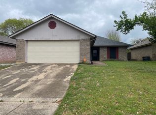 216 N Bugle Dr, Fort Worth, TX 76108